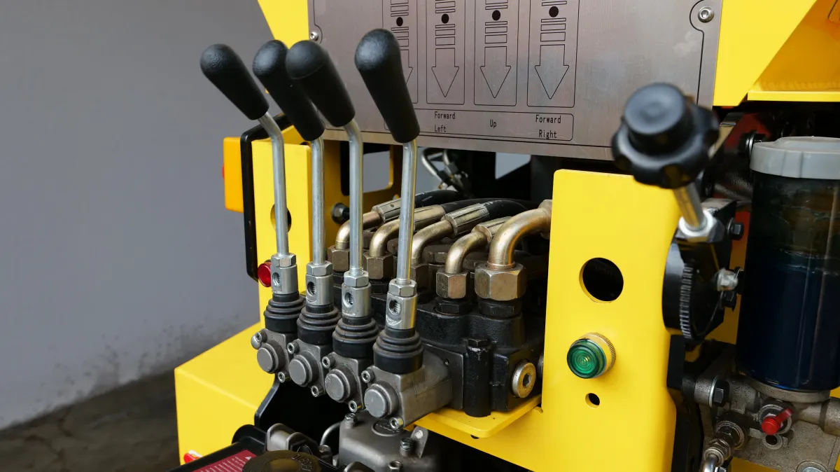 Concasseur à mâchoires Sonca — commandes hydrauliques à leviers